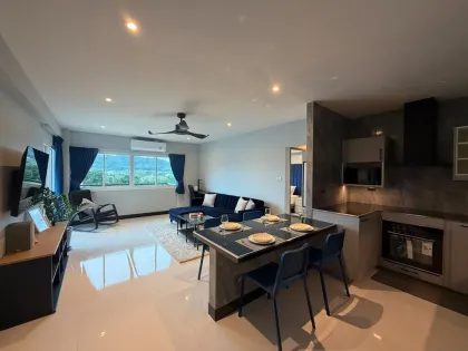 Geräumige 2-Zimmer-Wohnung im Kathu Golf View Condominium