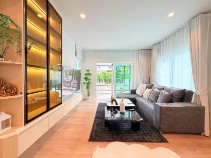 Elegante 4-Schlafzimmer Poolvilla in Koh Kaew, Phuket