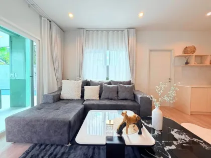 Elegante 4-Schlafzimmer Poolvilla in Koh Kaew, Phuket