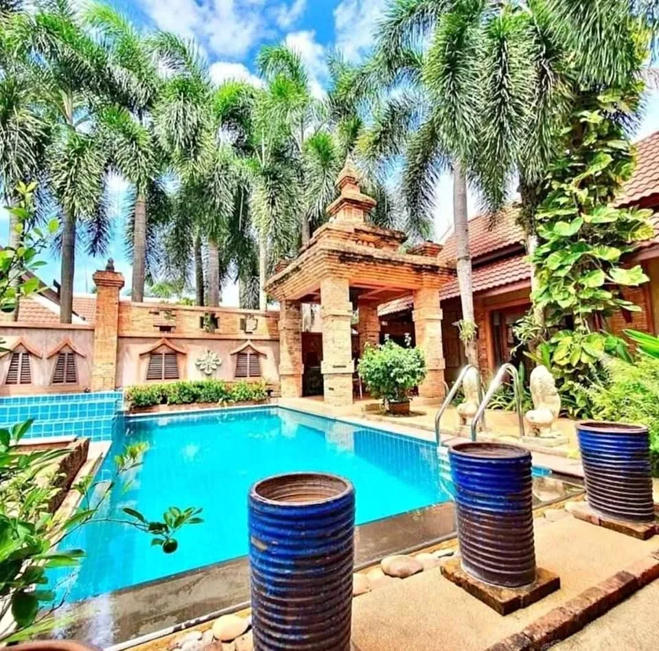 Asian Balinese Style 3-Bedroom Villa with Pool for Rent in Rawai