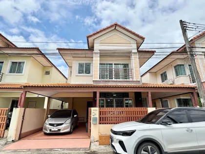 Villa de 3 habitaciones y 3 baños con vista al jardín en alquiler en Wichit, Phuket