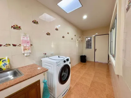 Villa de 3 habitaciones y 3 baños con vista al jardín en alquiler en Wichit, Phuket