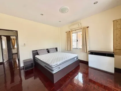 Villa de 3 habitaciones y 3 baños con vista al jardín en alquiler en Wichit, Phuket