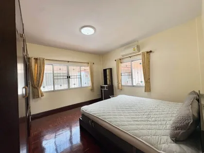 Villa de 3 habitaciones y 3 baños con vista al jardín en alquiler en Wichit, Phuket