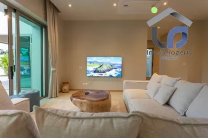 Просторная вилла с 4 спальнями и личным бассейном в Чалонге