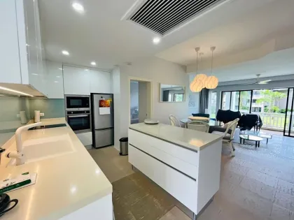 Appartement 2 Chambres avec Vue sur le Golf à Louer à Allamanda Laguna Phuket
