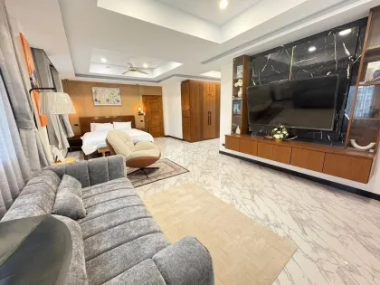 Роскошная вилла с 4 спальнями и бассейном в аренду в Khruhas Thani Village, Phuket Town
