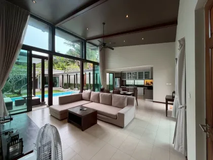 Вилла с 3 спальнями и бассейном в аренду в Blue Tree Phuket
