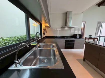 Вилла с 3 спальнями и бассейном в аренду в Blue Tree Phuket