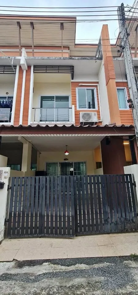 Casa adosada de 2 habitaciones y 2 baños en Double Village, Kathu