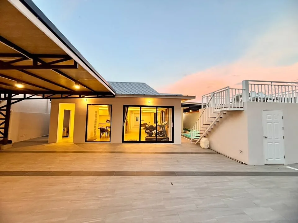 Luxury 4-Bedroom Villa with Private Pool in Pa Klok