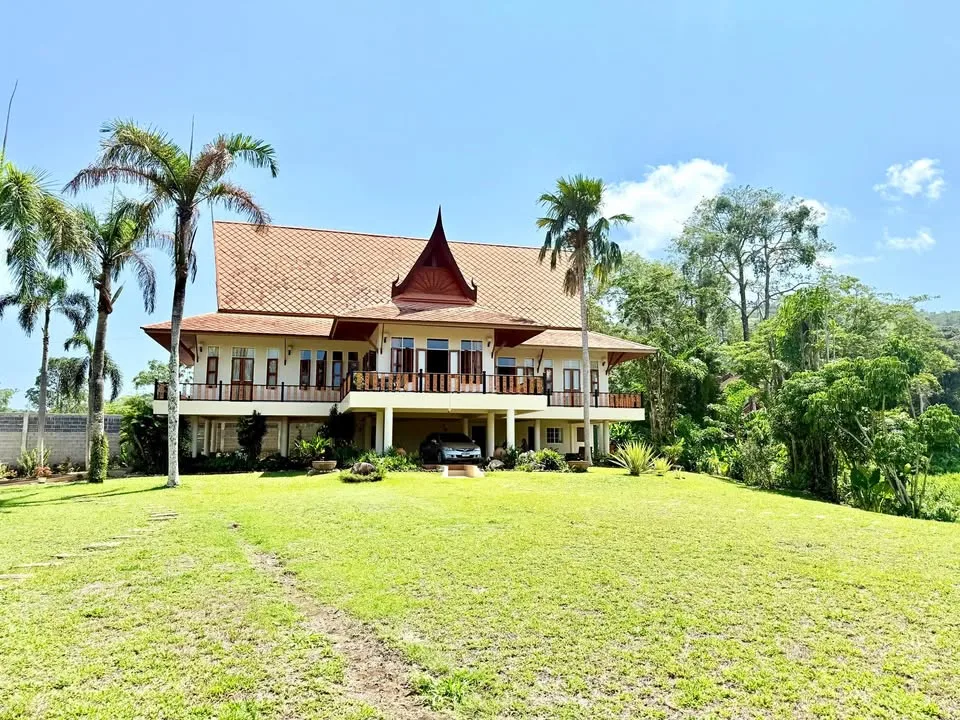 Spacious 4-Bedroom Thai Modern Villa for Rent in Chalong