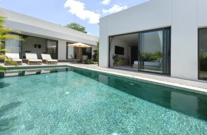 Moderne Doppelhaushälfte mit Pool zur Miete in Thalang