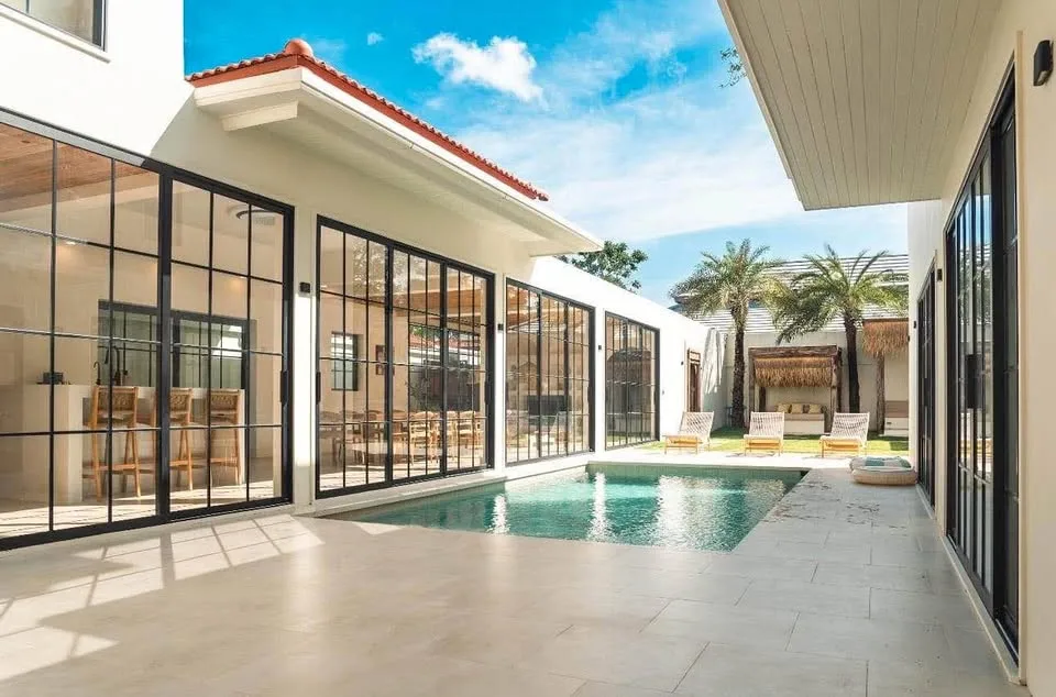 Authentische Bali-Stil 6-Schlafzimmer Poolvilla in Rawai