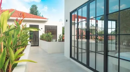 Villa style Bali authentique 6 chambres avec piscine à Rawai