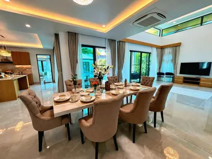 Luxus-Villa mit 5 Schlafzimmern und privatem Pool in Cherng Talay zu vermieten