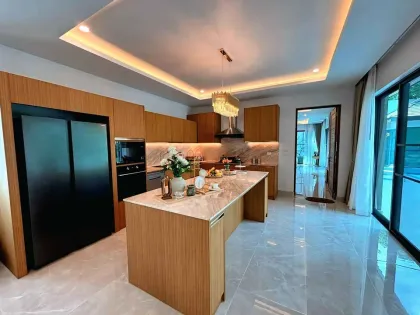 Luxus-Villa mit 5 Schlafzimmern und privatem Pool in Cherng Talay zu vermieten