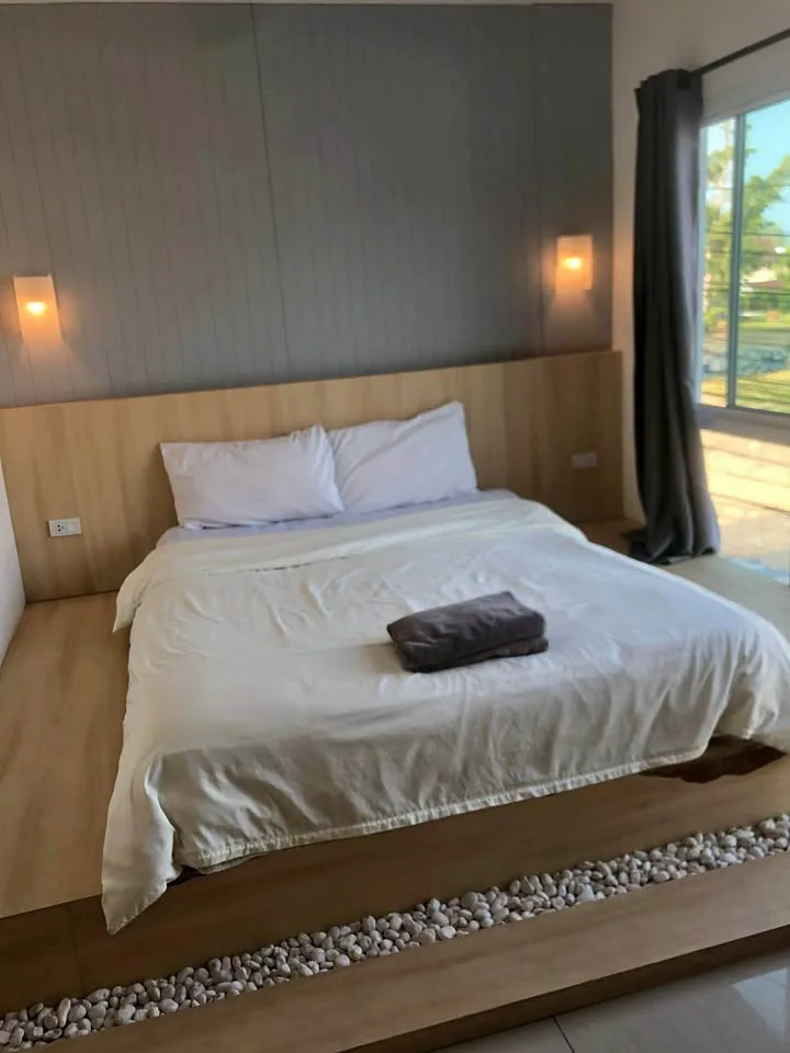 ห้องพักพร้อมเฟอร์นิเจอร์ให้เช่ารายเดือนที่หาดราไวย์