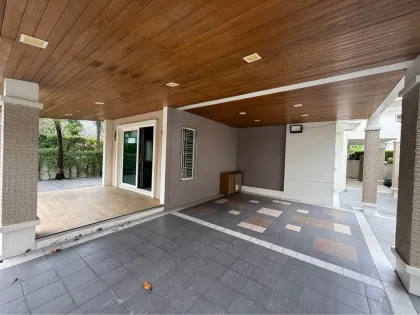 Просторная вилла с 4 спальнями в аренду в Supalai Ville, Wichit