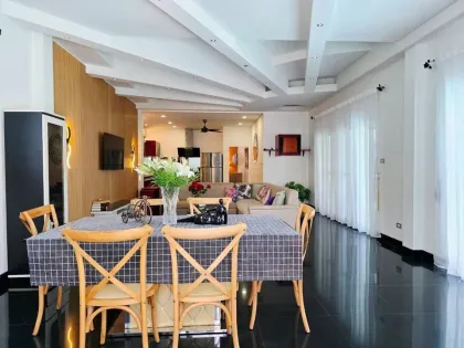 Villa rénovée 3 chambres avec piscine et vue montagne à Rawai