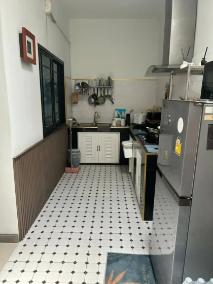 Einfamilienhaus mit 3 Schlafzimmern und 2 Badezimmern in Chalong zu vermieten