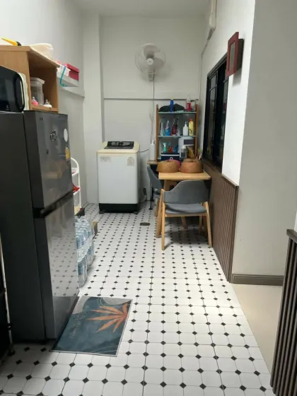 Einfamilienhaus mit 3 Schlafzimmern und 2 Badezimmern in Chalong zu vermieten