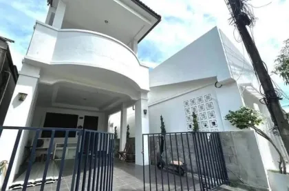 查龙区翻新联排别墅，带屋顶景观