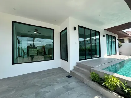 Modern Luxury 3-Bedroom Pool Villa at Blue Tree Cherngtalay