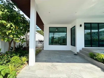 Modern Luxury 3-Bedroom Pool Villa at Blue Tree Cherngtalay