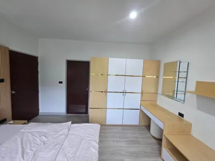 Квартира с 1 спальней и 1 ванной в The Green Place Condominium возле Central Phuket