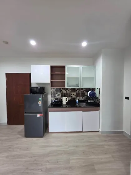 Квартира с 1 спальней и 1 ванной в The Green Place Condominium возле Central Phuket