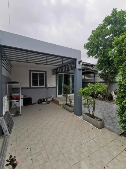 Neu renoviertes 3-Zi., 2-Bad Eck-Reihenhaus in Chalong