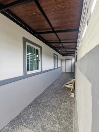 Neu renoviertes 3-Zi., 2-Bad Eck-Reihenhaus in Chalong