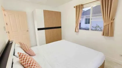 Casa Esquinera de 3 Habitaciones y 2 Baños en Alquiler en Rawai