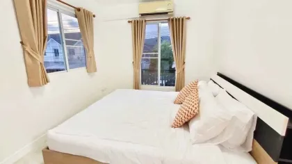Casa Esquinera de 3 Habitaciones y 2 Baños en Alquiler en Rawai