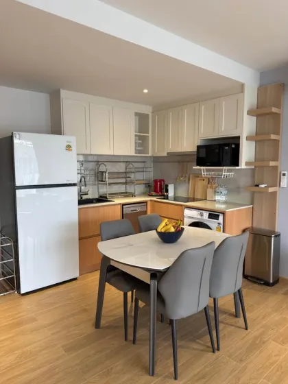 Угловая 2-комнатная квартира в аренду в Laguna Beachside Condo