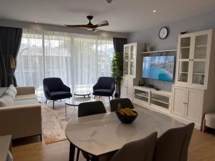 Угловая 2-комнатная квартира в аренду в Laguna Beachside Condo