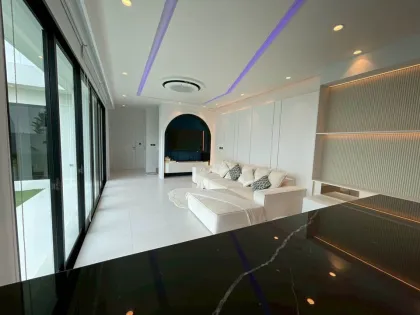 Villa moderna de 4 dormitorios en alquiler cerca de IKEA Bypass - Patong, Phuket