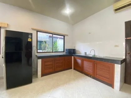 2-Zimmer-Haus mit 2 Bädern zur Miete in Chaofa Thani Village, Chalong