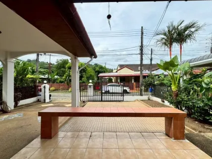 2-Zimmer-Haus mit 2 Bädern zur Miete in Chaofa Thani Village, Chalong