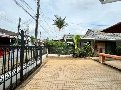 2-Zimmer-Haus mit 2 Bädern zur Miete in Chaofa Thani Village, Chalong