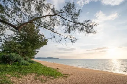 Condominio de lujo frente al mar de 2 dormitorios en Baan Mai Khao