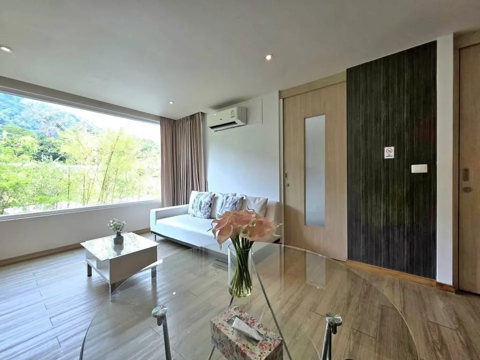 Appartement 1 chambre avec vue montagne en bord de mer à Kalim