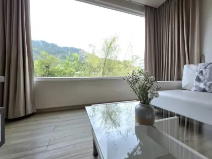 Appartement 1 chambre avec vue montagne en bord de mer à Kalim