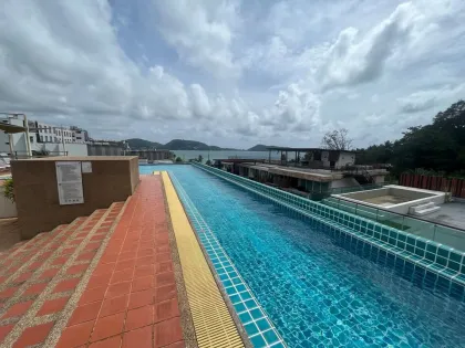 Appartement 1 chambre avec vue montagne en bord de mer à Kalim