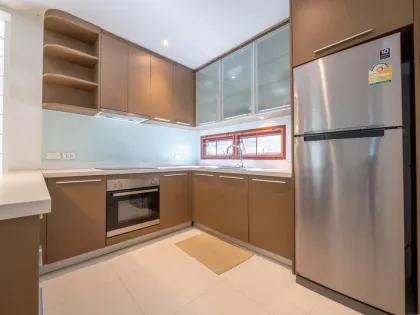 Elegante Villa mit 5 Schlafzimmern und 5,5 Bädern mit Meerblick in Chalong