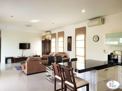 Villa 2 Chambres avec Piscine dans le Quartier Calme de Thalang