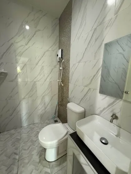 Villa de 2 habitaciones y 2 baños en alquiler en Chalong, Phuket