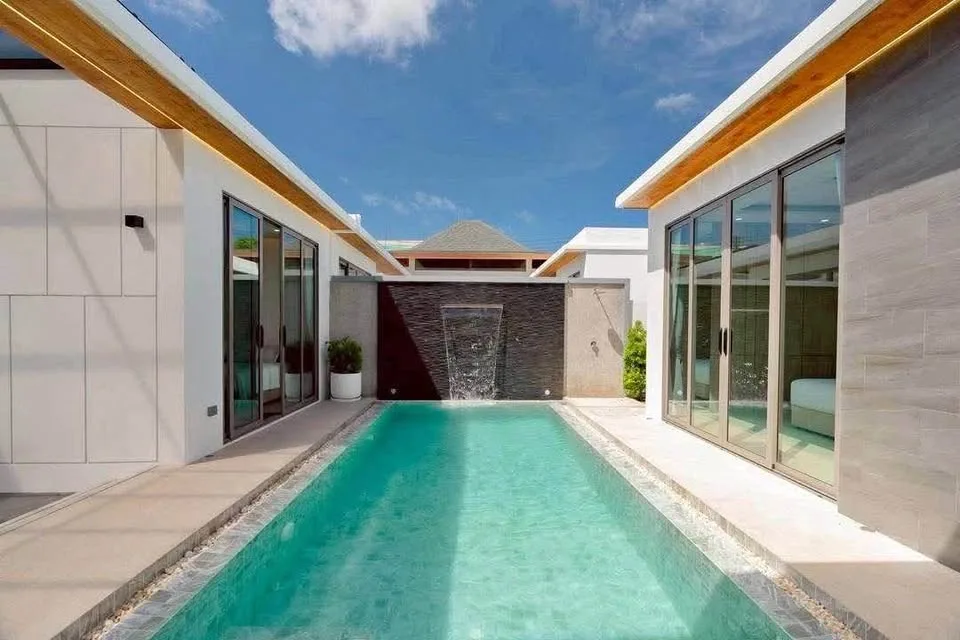 Villa 3 Chambres 3 Salles de Bain avec Piscine Près de Rawai