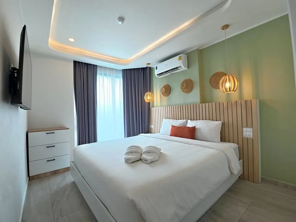 Stilvolle 2-Zimmer-Wohnung mit Big Buddha Blick nahe Chalong Circle